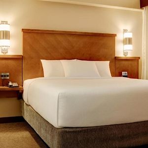 Upper Floors King Room